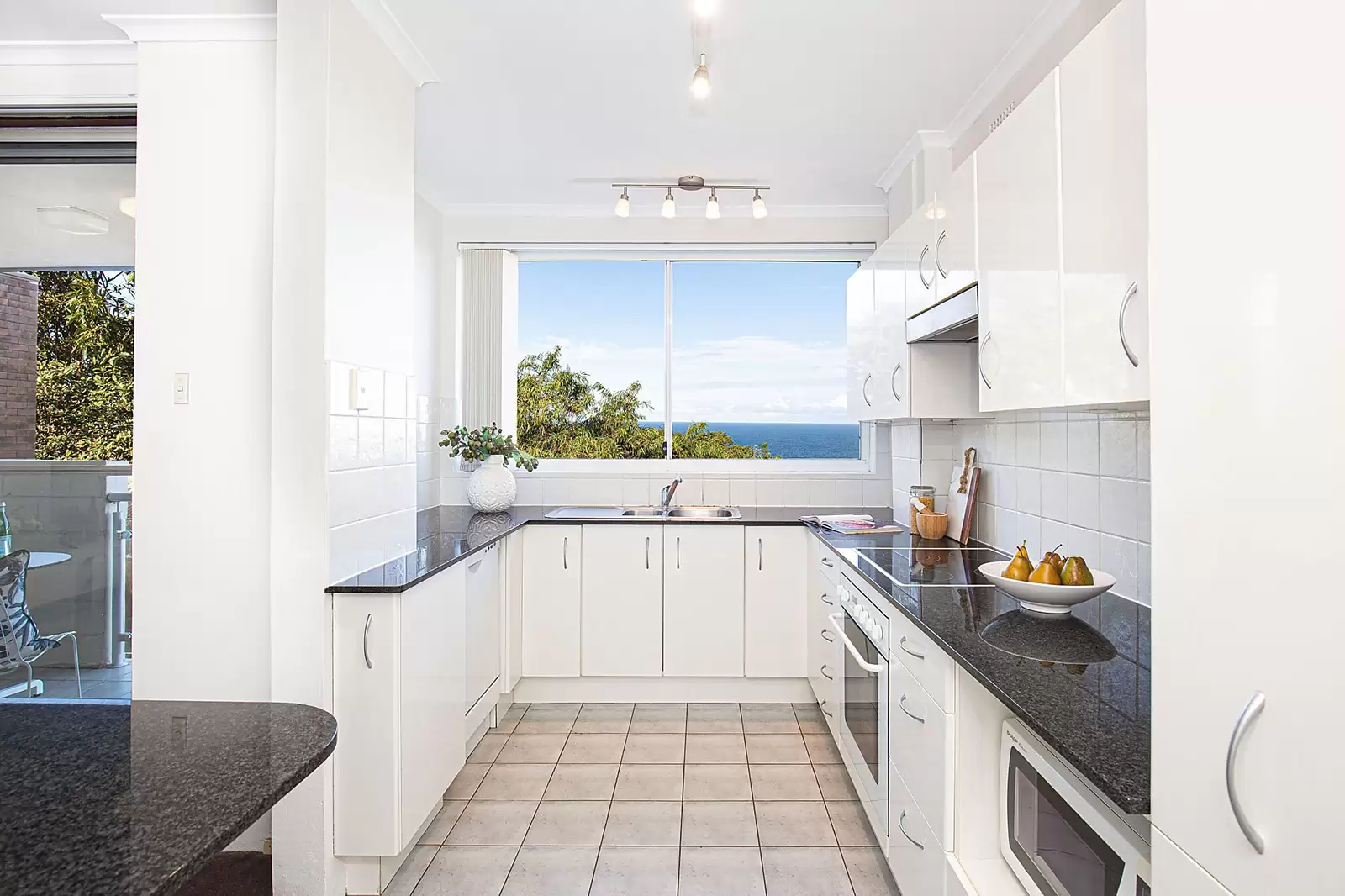 20/745 Old South Head Road, Vaucluse Sold by Sydney Sotheby's International Realty - image 4