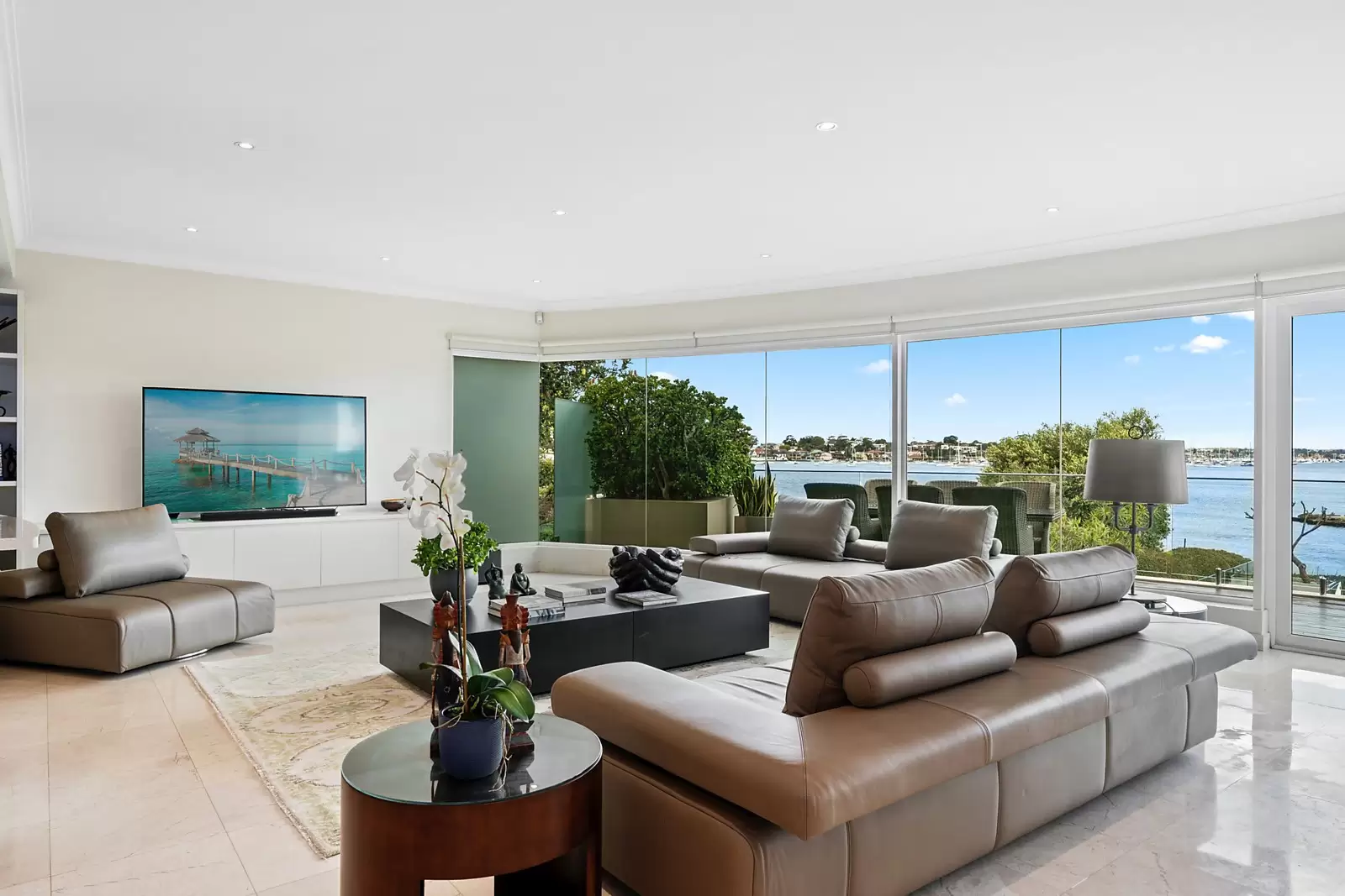 84 Carlton Crescent, Kogarah Bay Sold by Sydney Sotheby's International Realty - image 6