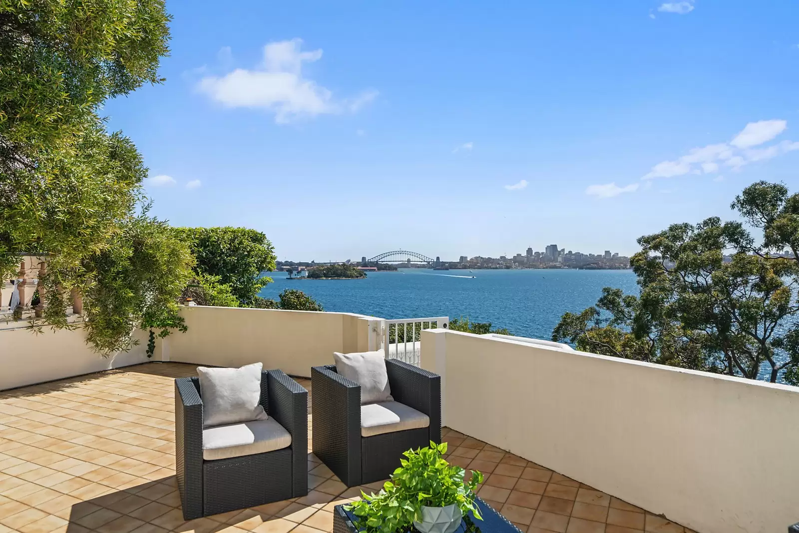 Photo #13: 2/124 Wolseley Road, Point Piper - Sold by Sydney Sotheby's International Realty