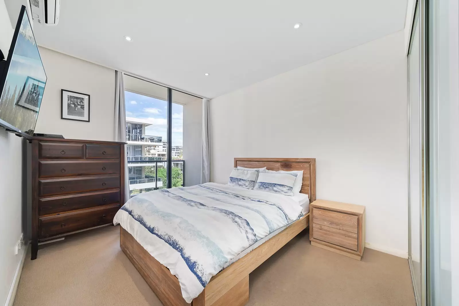 733/28 Danks Street, Waterloo Sold by Sydney Sotheby's International Realty - image 6