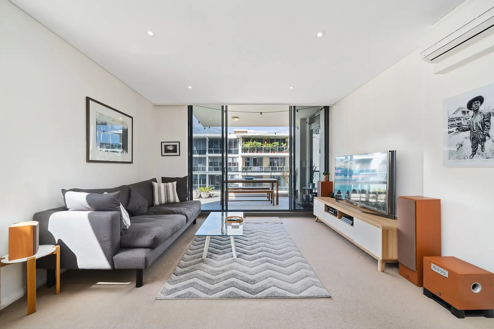 733/28 Danks Street, Waterloo Sold by Sydney Sotheby's International Realty - image 1