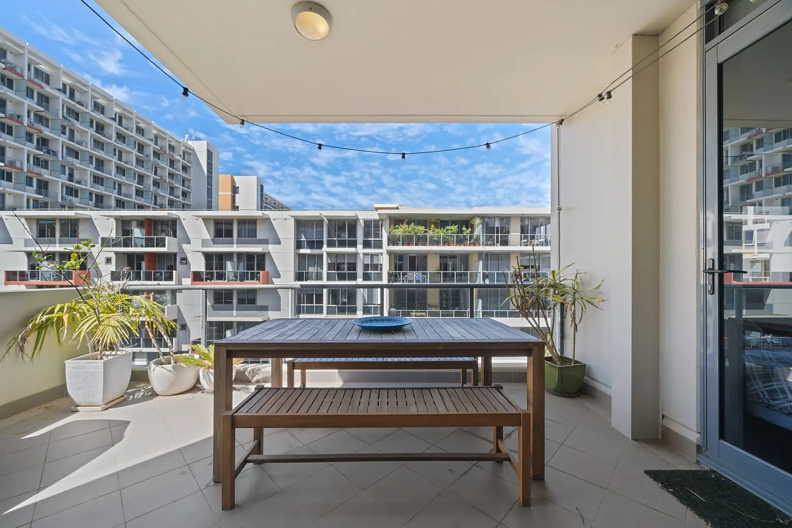 733/28 Danks Street, Waterloo Sold by Sydney Sotheby's International Realty - image 2