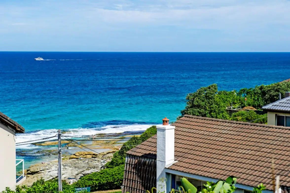 30 Dellview Street, Tamarama Sold by Sydney Sotheby's International Realty - image 2