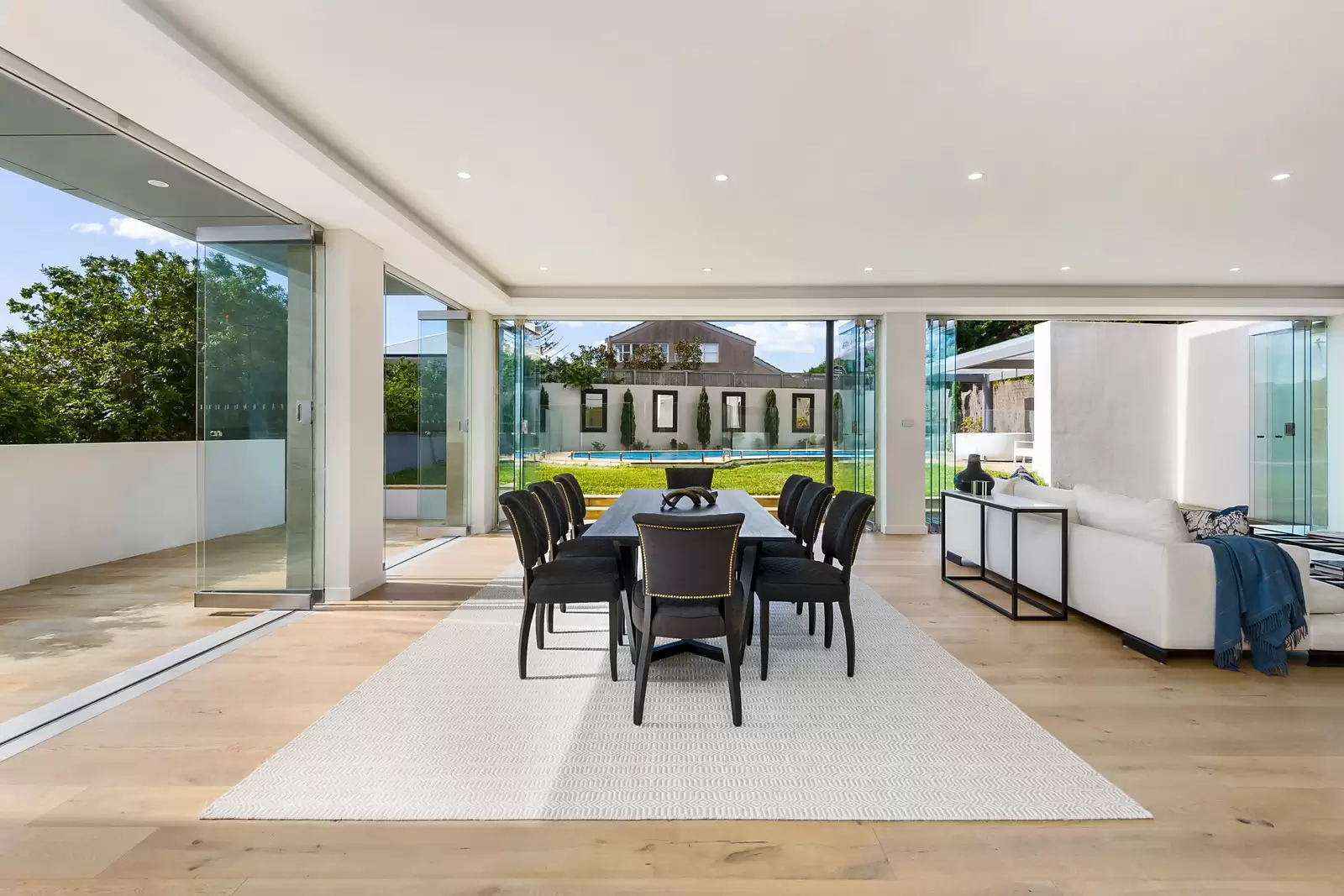 11 Serpentine Parade, Vaucluse Sold by Sydney Sotheby's International Realty - image 1