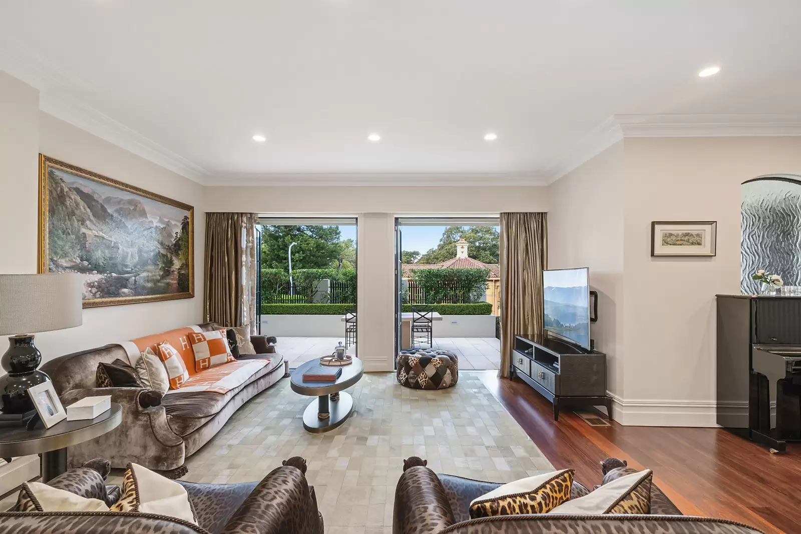 2 Wunulla Road, Point Piper Sold by Sydney Sotheby's International Realty - image 3