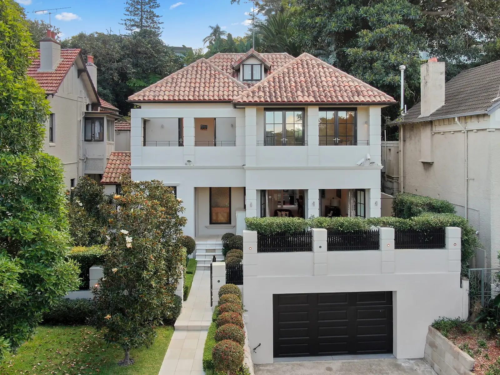 2 Wunulla Road, Point Piper Sold by Sydney Sotheby's International Realty - image 1