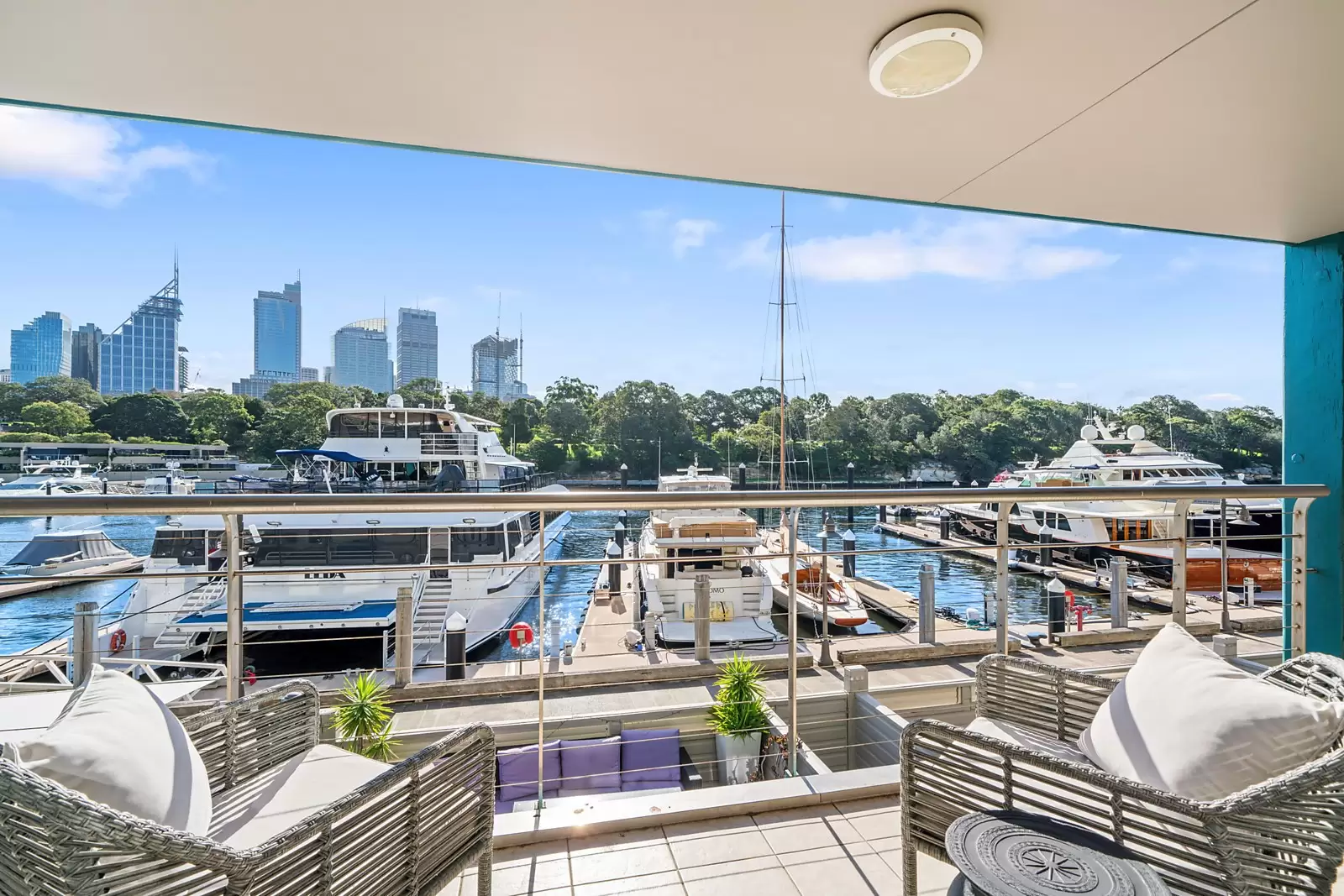 218/6 Cowper Wharf Road, Woolloomooloo Sold by Sydney Sotheby's International Realty - image 3