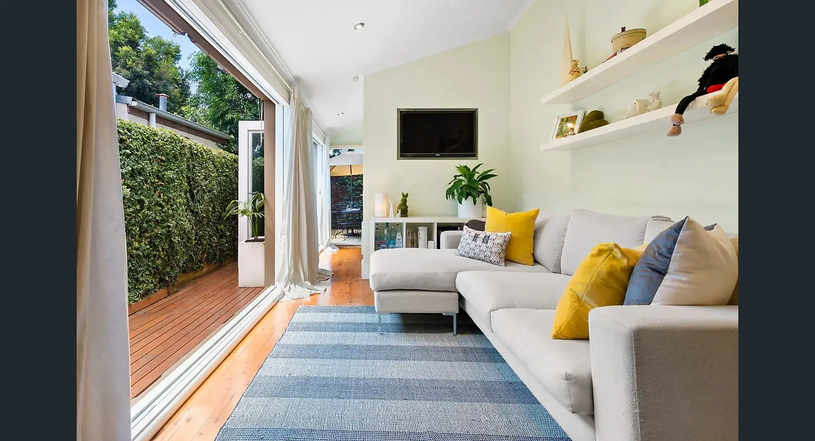 12 Ferry Road, Glebe Sold by Sydney Sotheby's International Realty - image 1