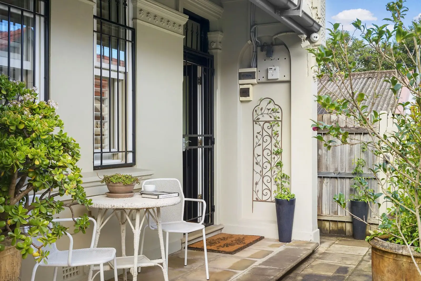 11 Alma Avenue, Enmore Sold by Sydney Sotheby's International Realty - image 1