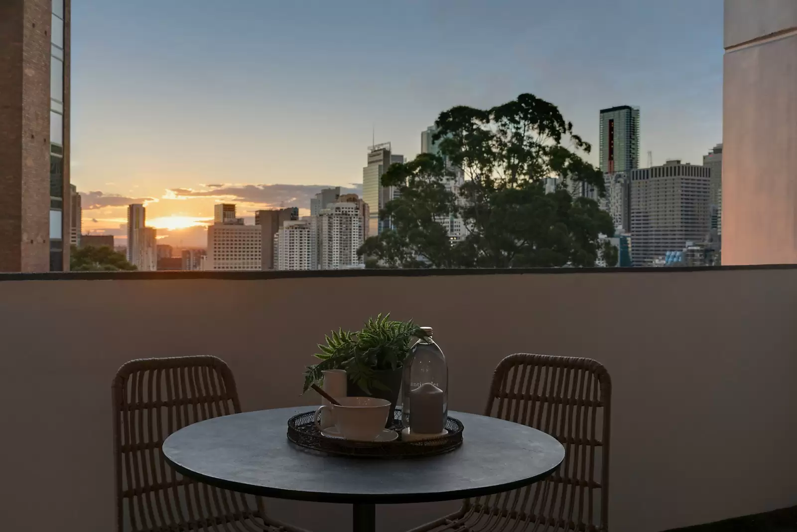 Photo #8: 702/425 Bourke Street, Surry Hills - Sold by Sydney Sotheby's International Realty