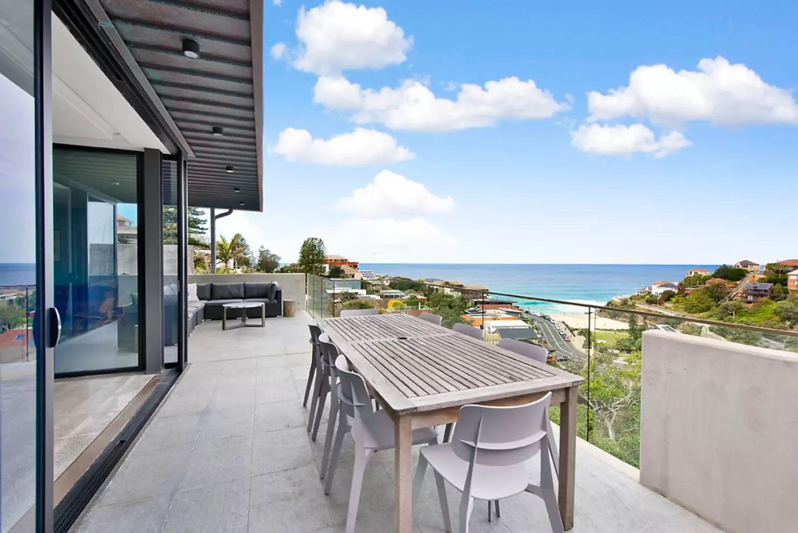 8 Wonderland Avenue, Tamarama Sold by Sydney Sotheby's International Realty - image 3