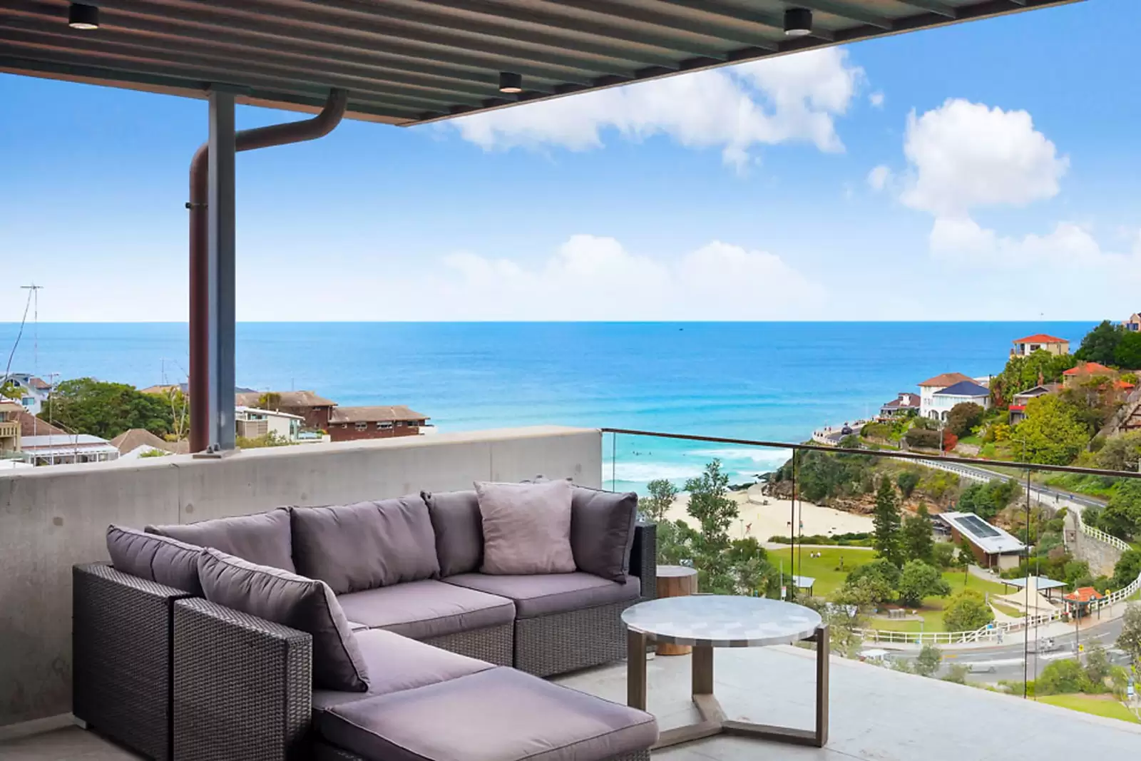 8 Wonderland Avenue, Tamarama Sold by Sydney Sotheby's International Realty - image 4