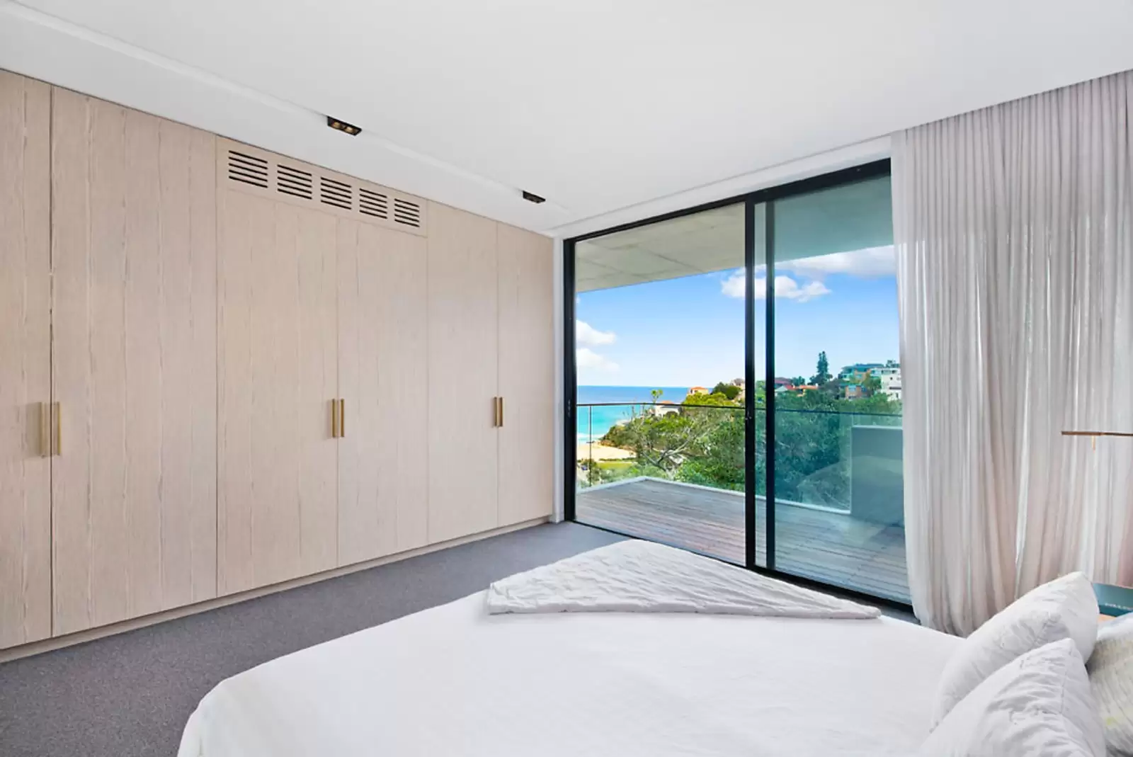 8 Wonderland Avenue, Tamarama Sold by Sydney Sotheby's International Realty - image 11