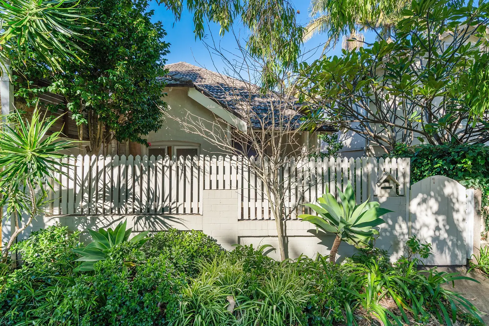 1 Chambers Avenue, Bondi Beach Sold by Sydney Sotheby's International Realty - image 1