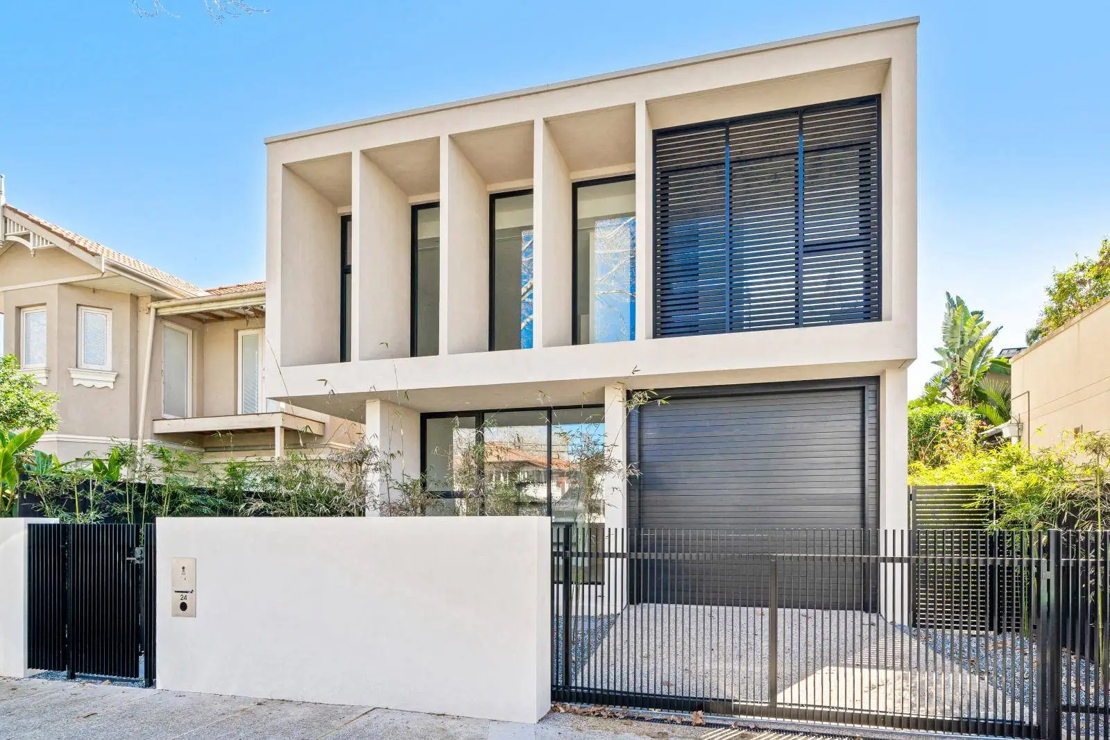 24 Forest Road, Double Bay Leased by Sydney Sotheby's International Realty - image 1