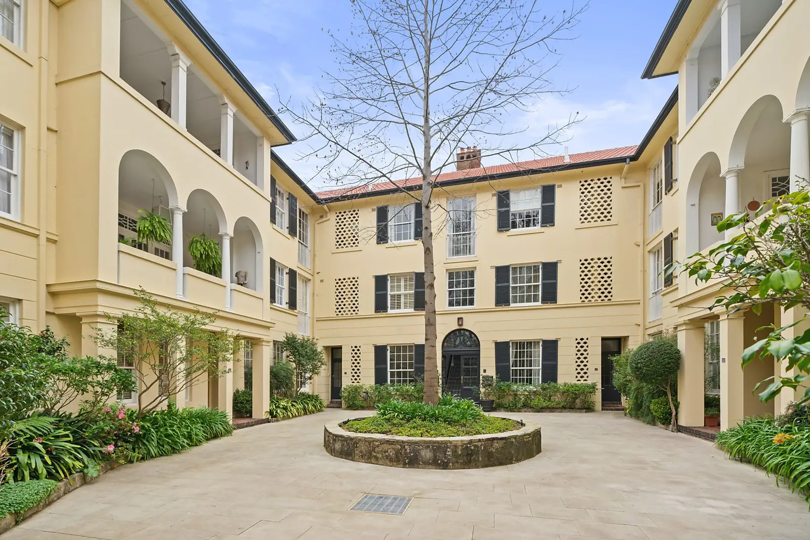 3/3 Rosemont Avenue, Woollahra Sold by Sydney Sotheby's International Realty - image 2