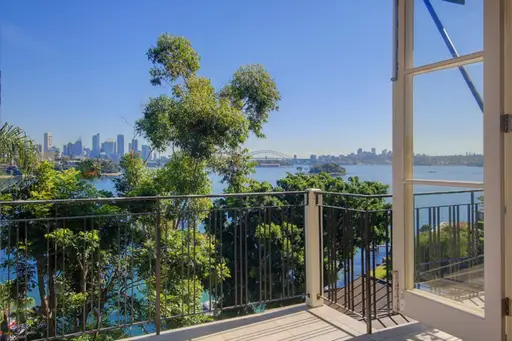 2/66 Wolseley Road, Point Piper Leased by Sydney Sotheby's International Realty