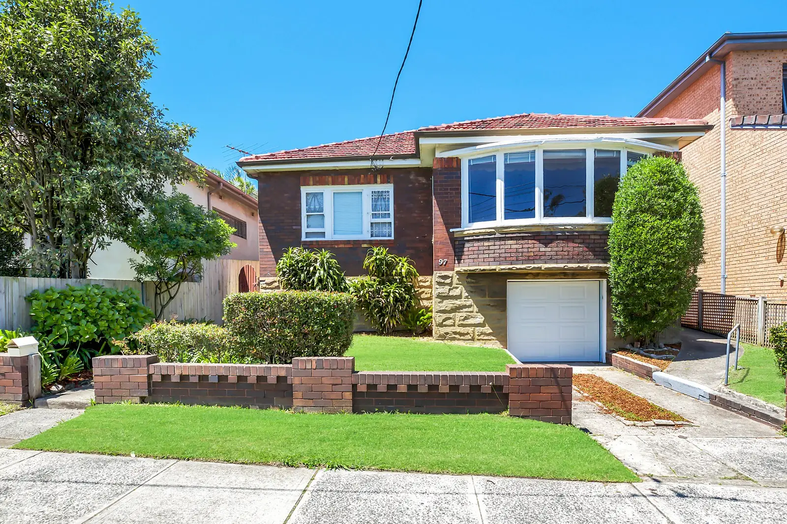 97 Hardy Street, Dover Heights Sold by Sydney Sotheby's International Realty - image 2