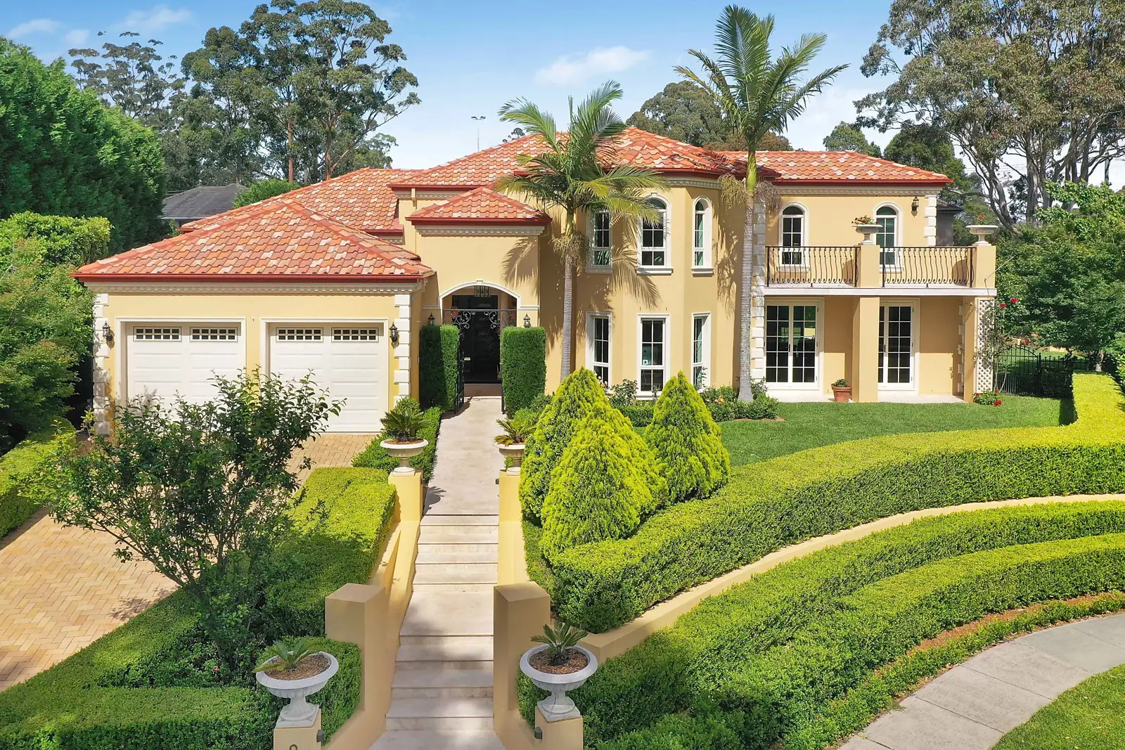 8 Squadron Court, Lindfield Sold by Sydney Sotheby's International Realty - image 1