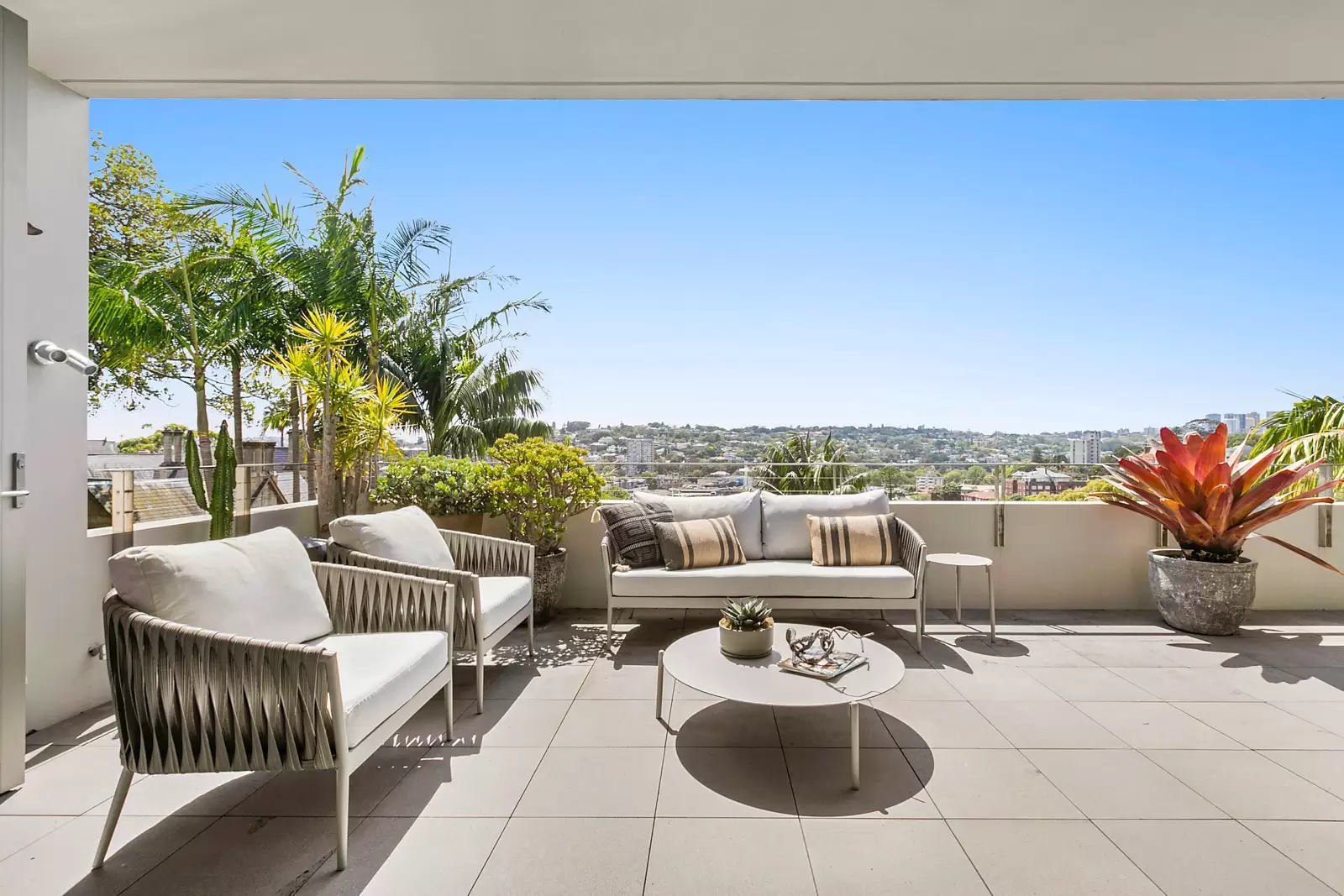 9/17 Greenoaks Avenue, Darling Point Sold by Sydney Sotheby's International Realty - image 3