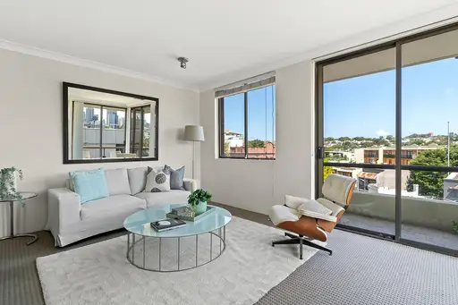 6/58-60 New South Head Road, Edgecliff Sold by Sydney Sotheby's International Realty