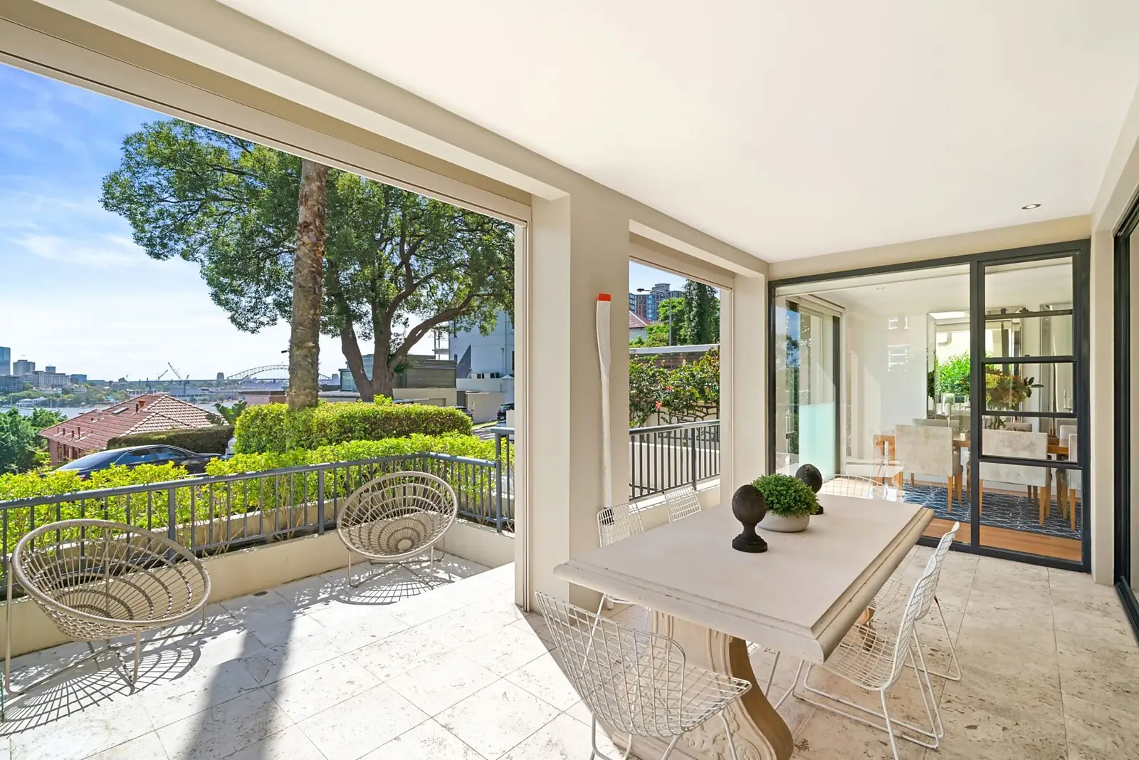 1/5 Goomerah Crescent, Darling Point Sold by Sydney Sotheby's International Realty - image 1