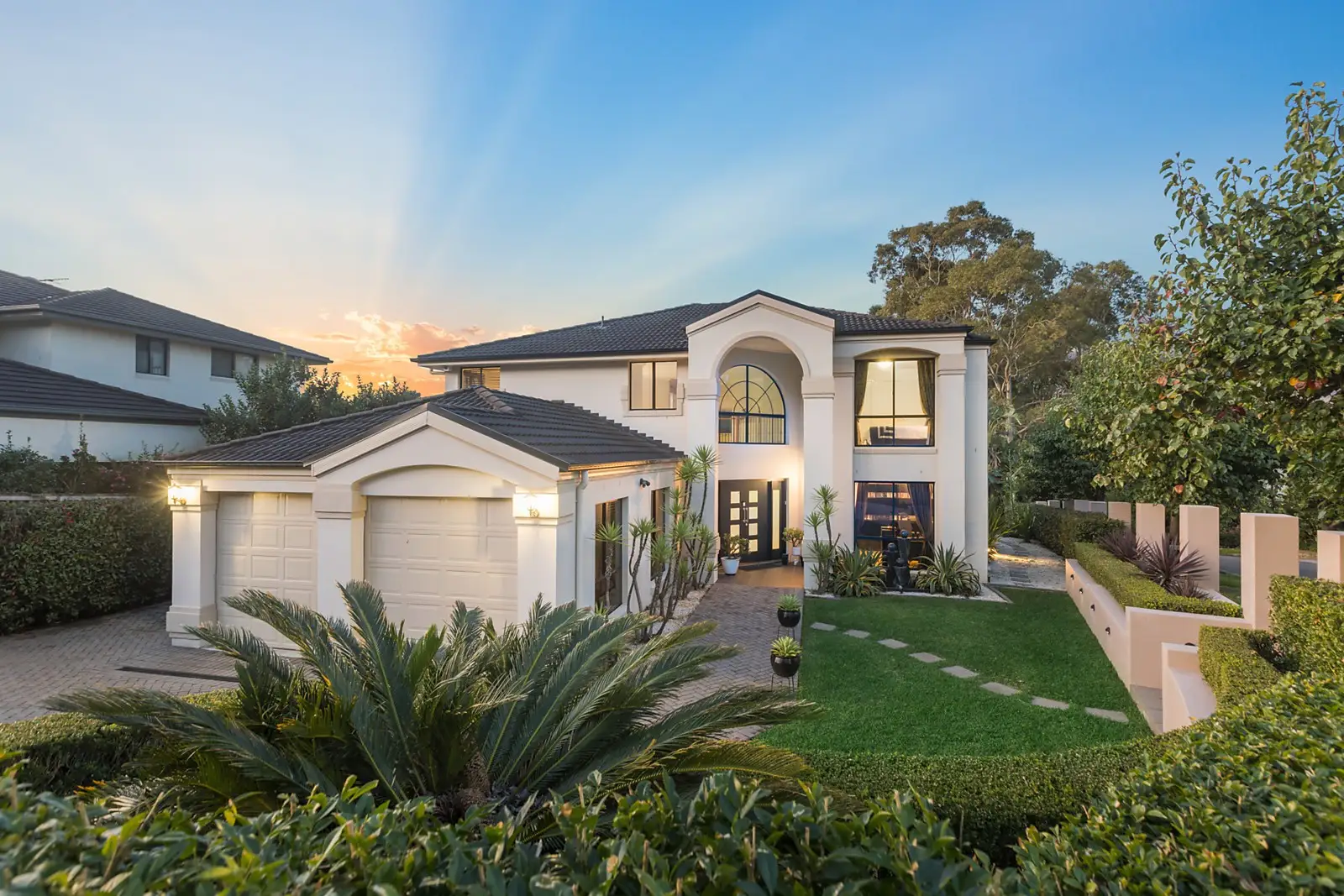 1 Springthorpe Way, Castle Hill Sold by Sydney Sotheby's International Realty - image 1