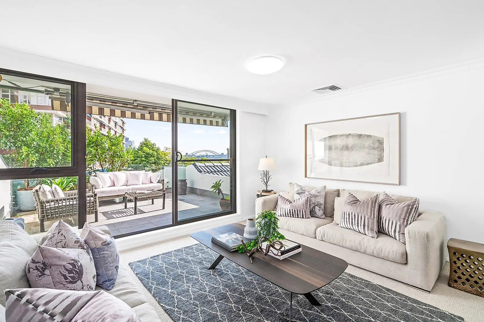 4/38 Darling Point Road, Darling Point Sold by Sydney Sotheby's International Realty - image 2