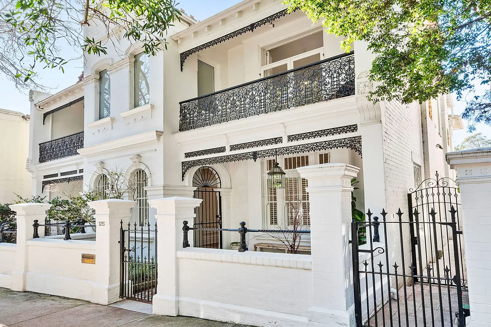 125 Darling Point Road, Darling Point Sold by Sydney Sotheby's International Realty - image 1