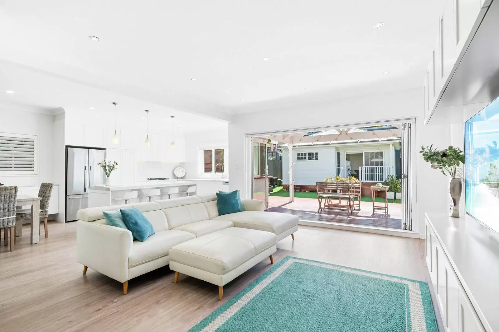 Billong Avenue, Vaucluse Leased by Sydney Sotheby's International Realty - image 1
