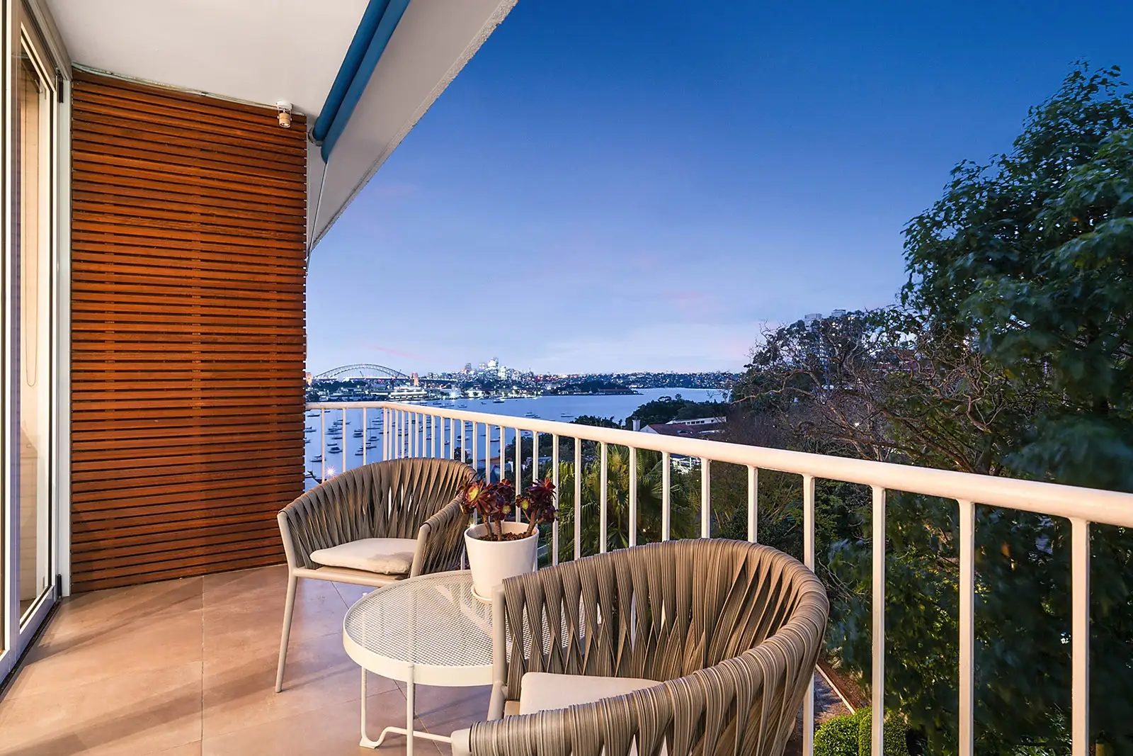 59/11 Yarranabbe Road, Darling Point Sold by Sydney Sotheby's International Realty - image 2