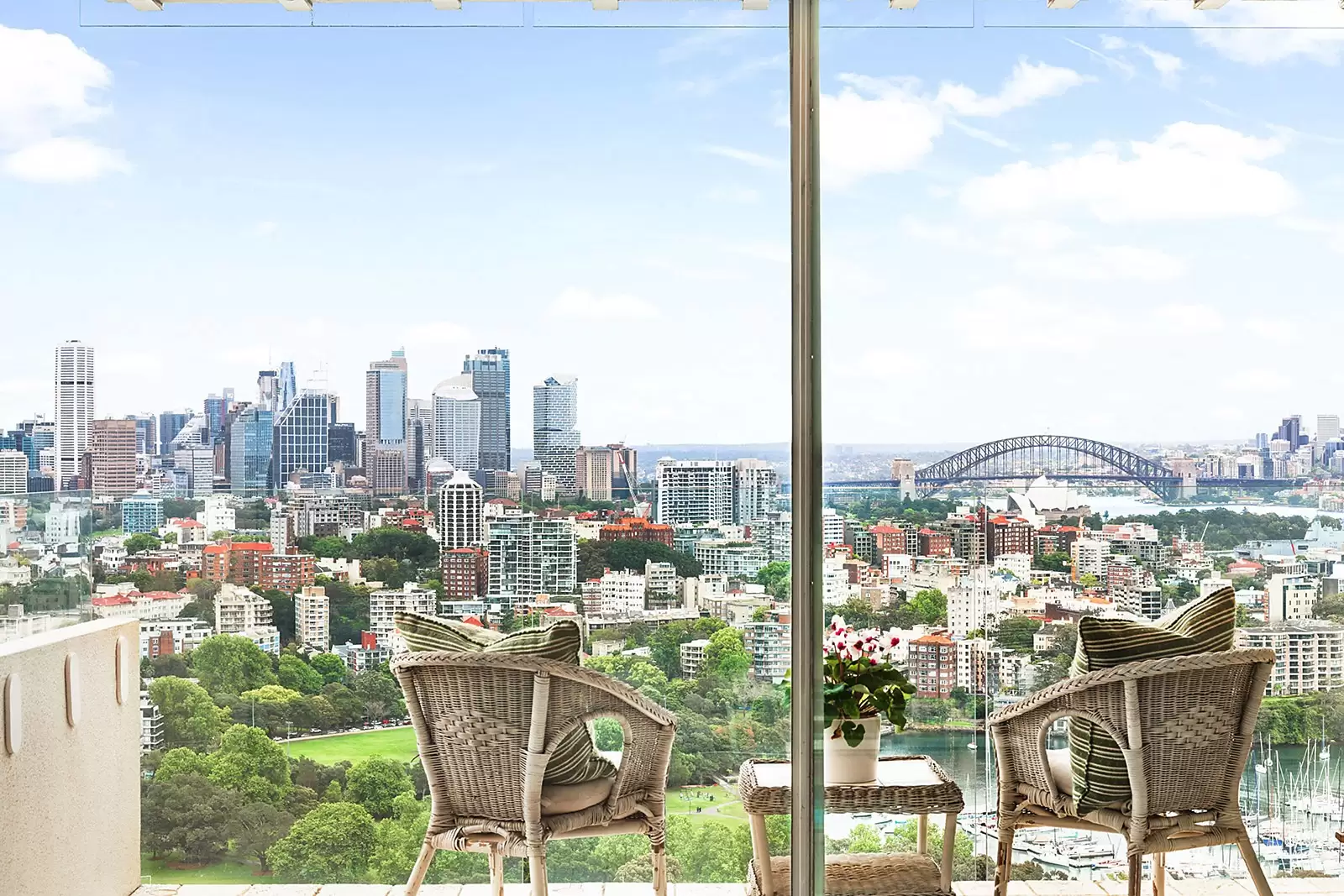 24A/3 Darling Point Road, Darling Point Sold by Sydney Sotheby's International Realty - image 1