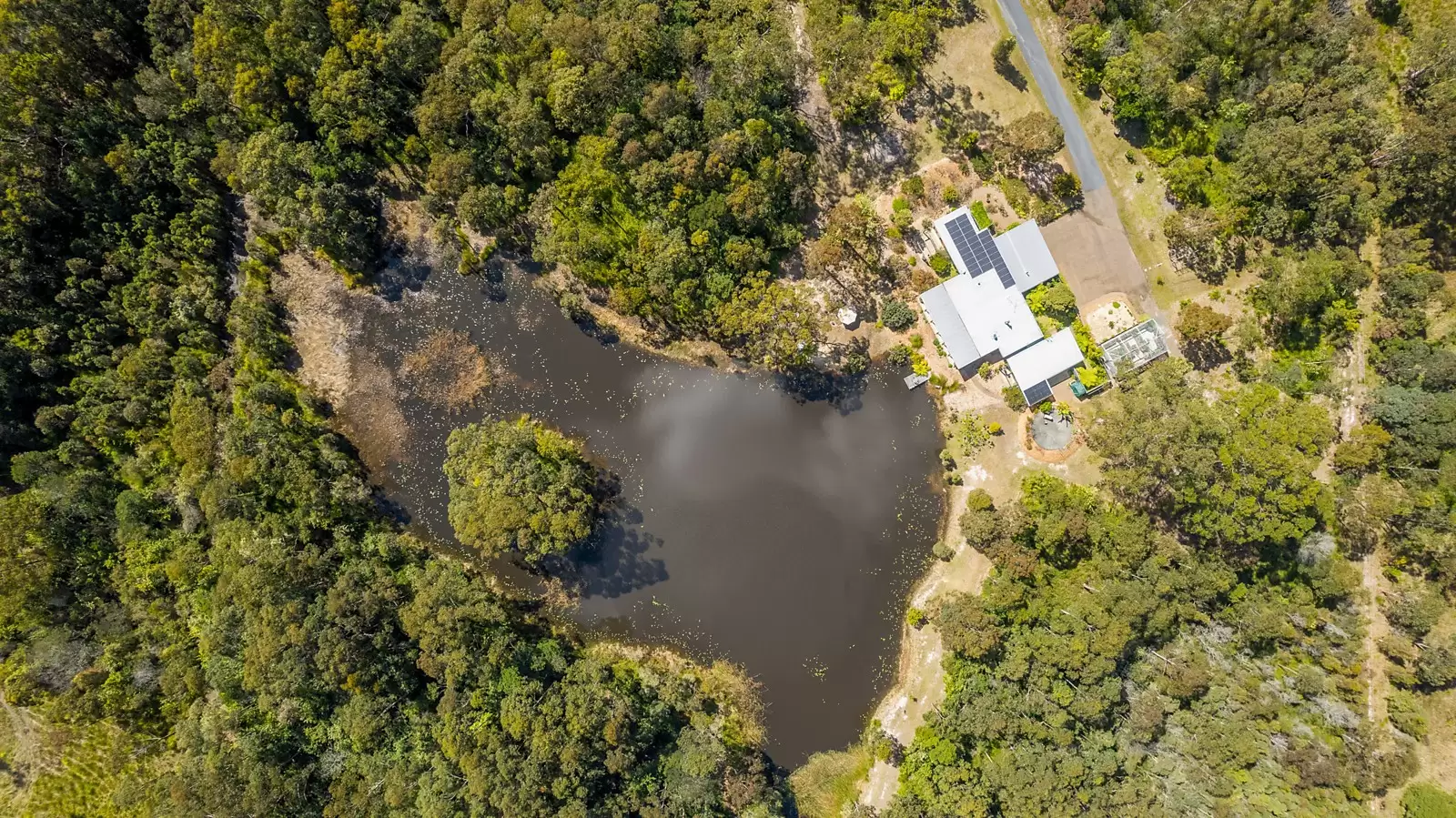 111 Tarbuck Park Road, Tarbuck Bay Sold by Sydney Sotheby's International Realty - image 3