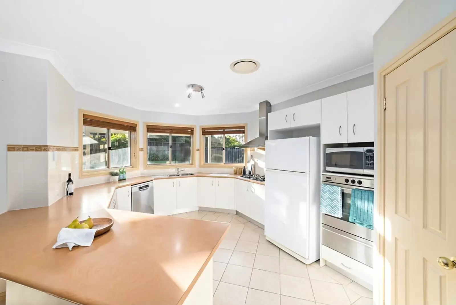 72 Darlington Drive, Cherrybrook Sold by Sydney Sotheby's International Realty - image 5