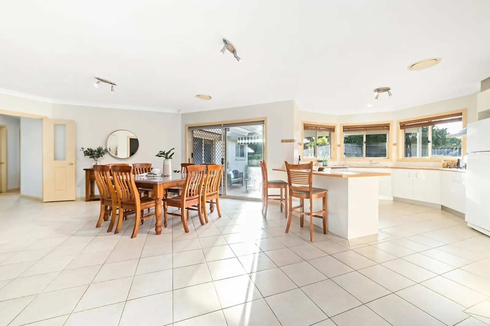 72 Darlington Drive, Cherrybrook Sold by Sydney Sotheby's International Realty - image 2