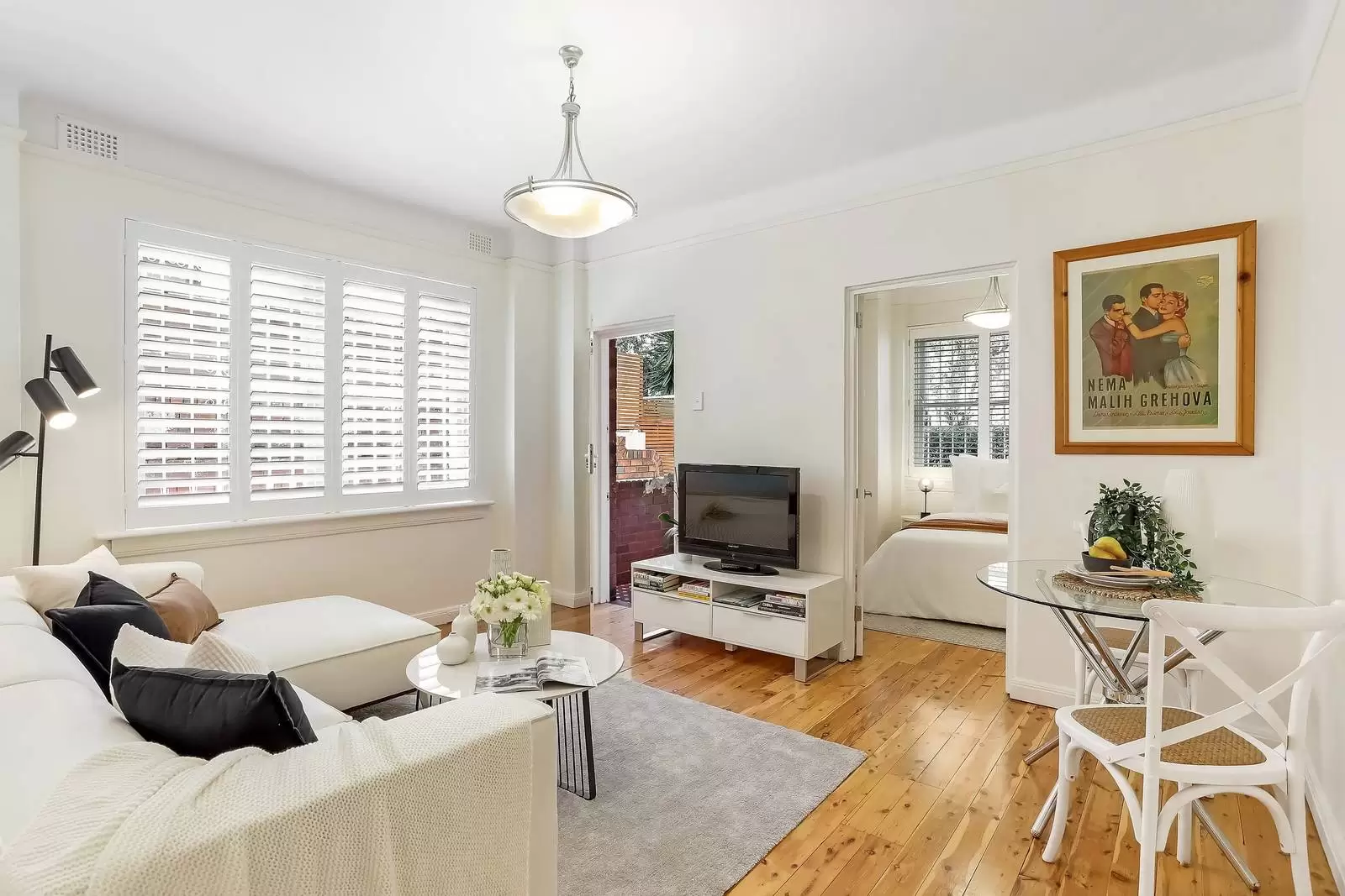 2/10 Warners Avenue, North Bondi Leased by Sydney Sotheby's International Realty - image 2