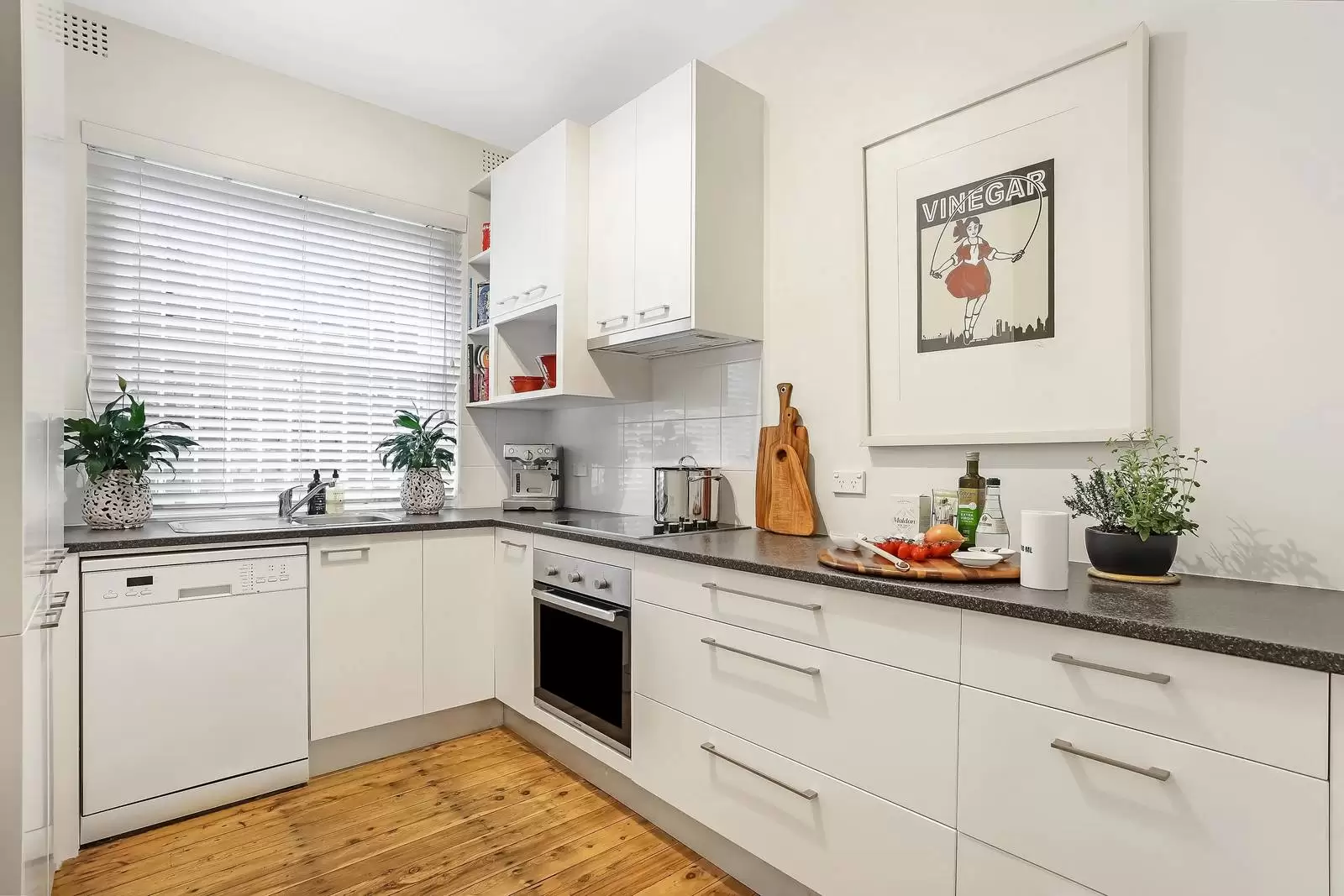 2/10 Warners Avenue, North Bondi Leased by Sydney Sotheby's International Realty - image 4