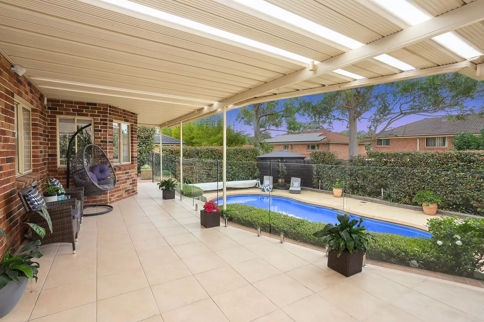 8 Fernbank Place, Cherrybrook Sold by Sydney Sotheby's International Realty - image 3