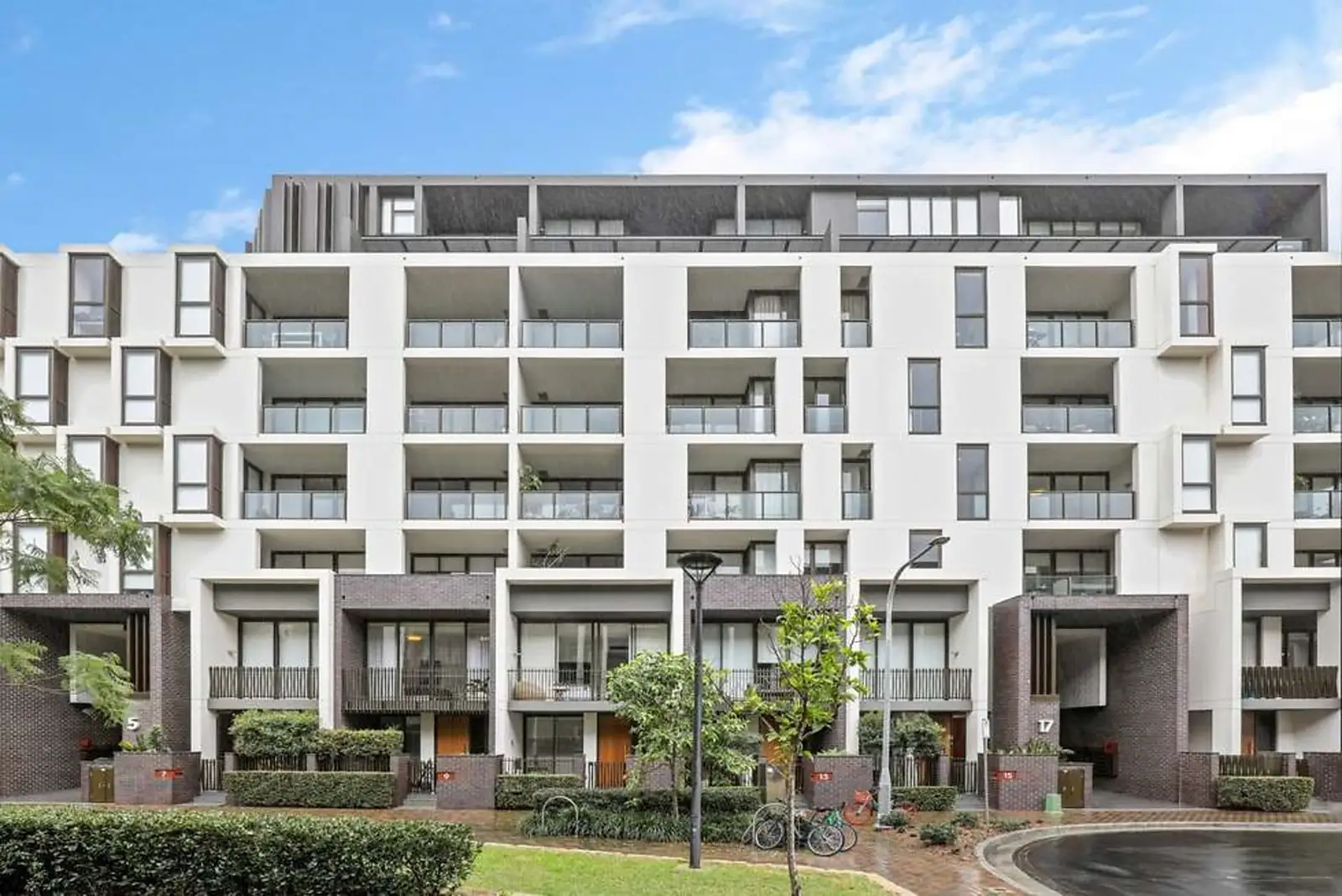 502/17 Grattan Close, Forest Lodge Sold by Sydney Sotheby's International Realty - image 2