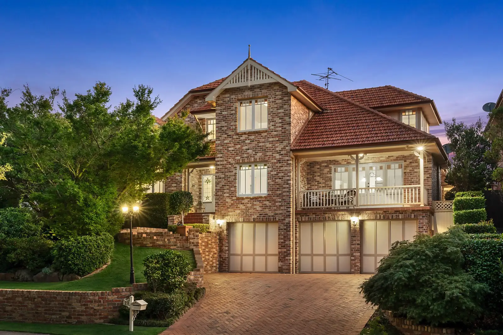23 James Henty Drive, Dural Sold by Sydney Sotheby's International Realty - image 1