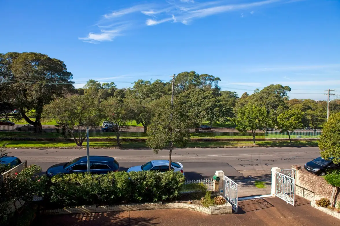 6 Lang Road, Centennial Park Sold by Sydney Sotheby's International Realty - image 3