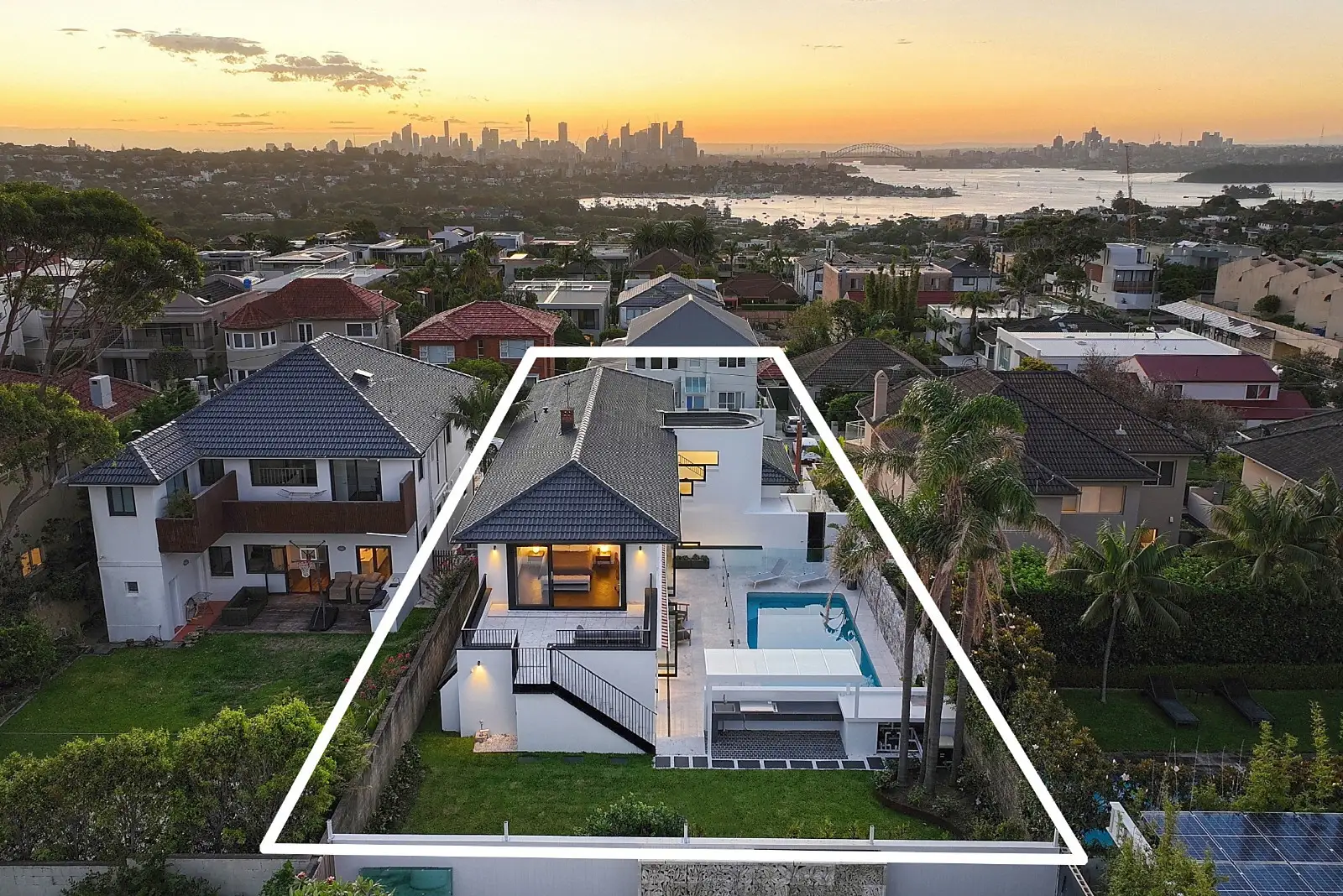 8 Napier Street, Dover Heights Sold by Sydney Sotheby's International Realty - image 1