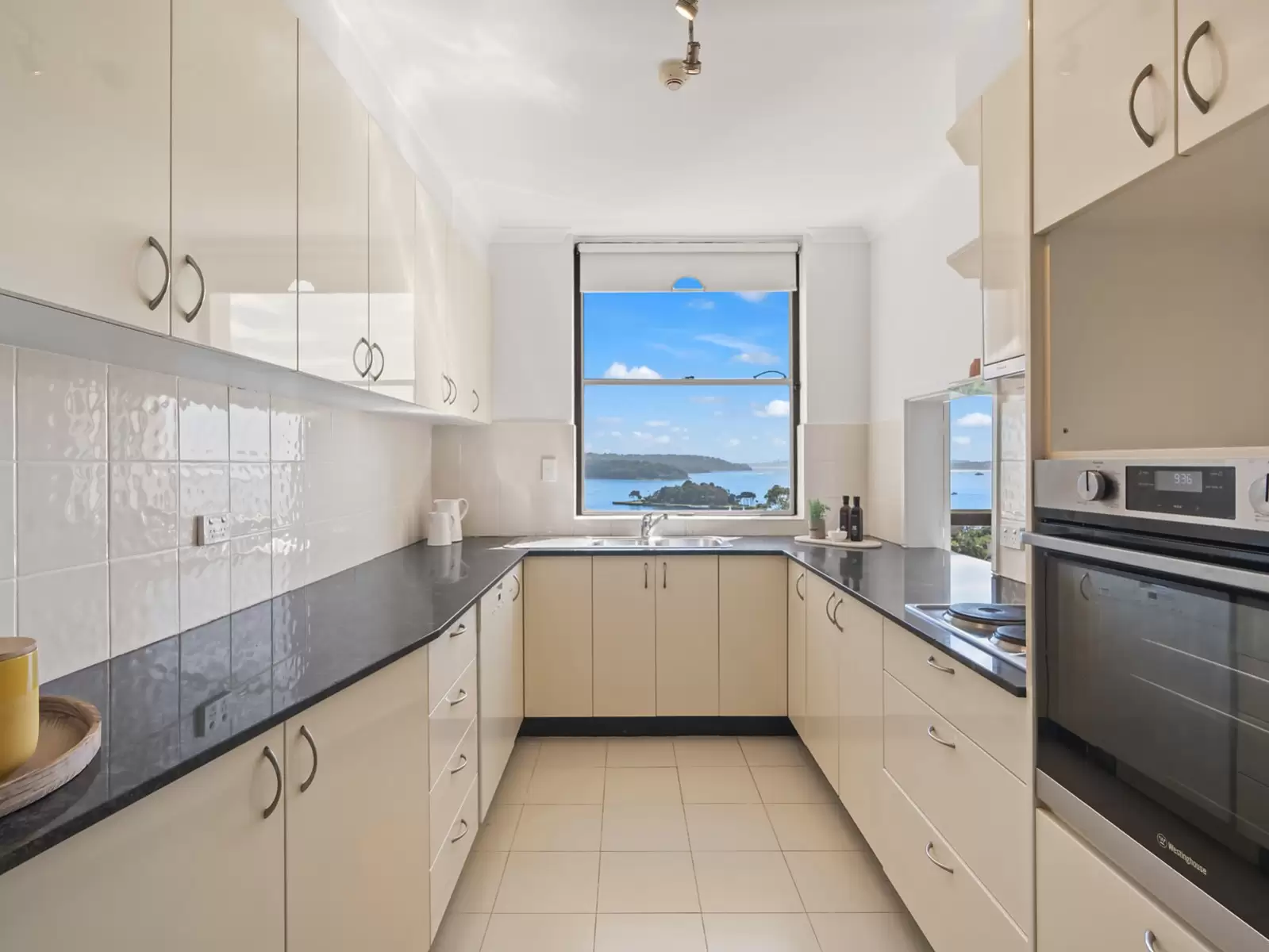 6C/13-15 Thornton Street, Darling Point Sold by Sydney Sotheby's International Realty - image 1