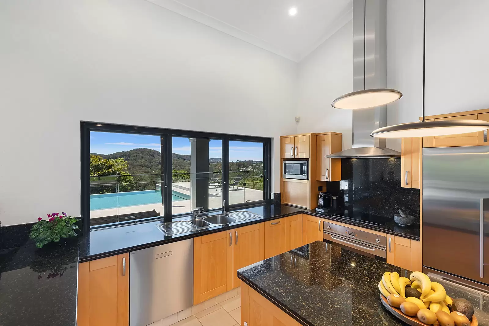 556 The Entrance Road, Wamberal Sold by Sydney Sotheby's International Realty - image 7