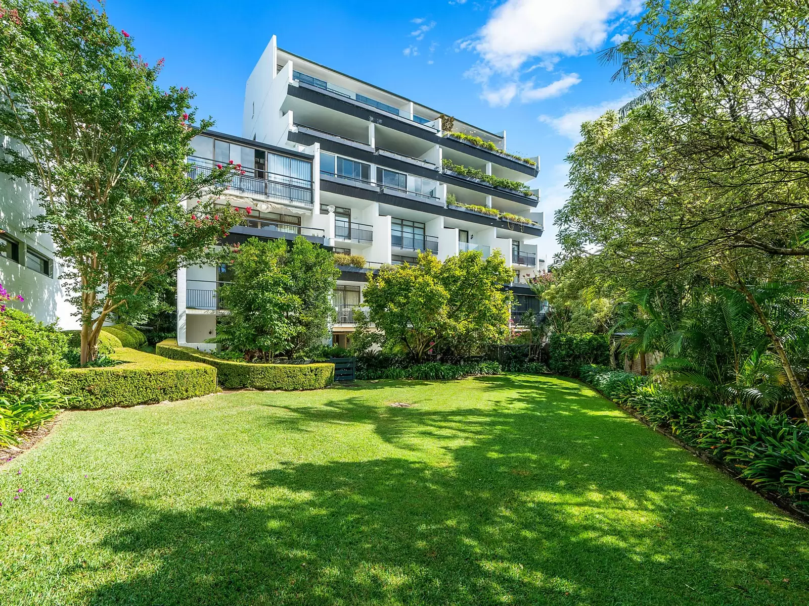 Photo #11: 25/16-18 Rosemont Avenue, Woollahra - Sold by Sydney Sotheby's International Realty