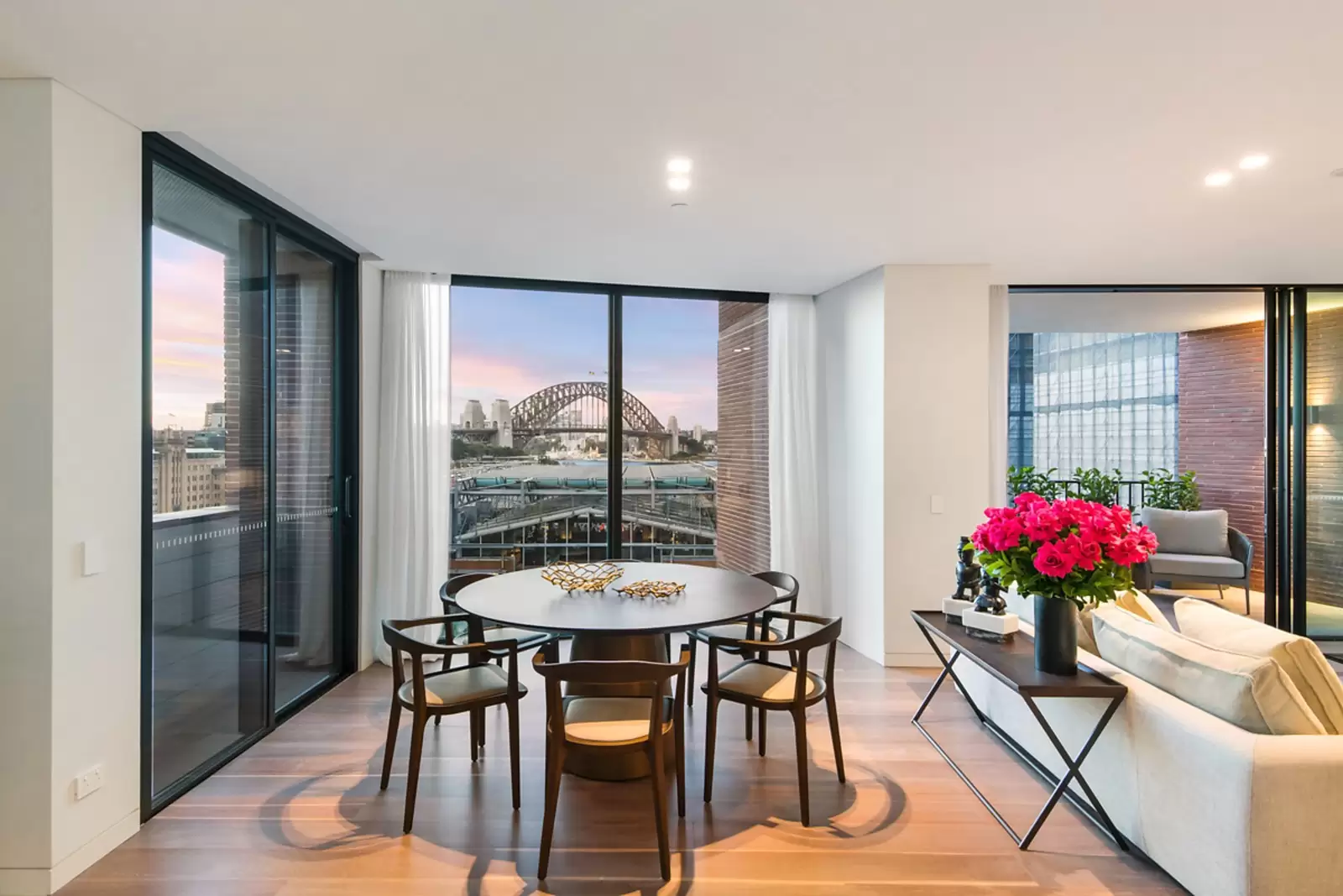Photo #3: 801/15 Young Street, Sydney - Sold by Sydney Sotheby's International Realty