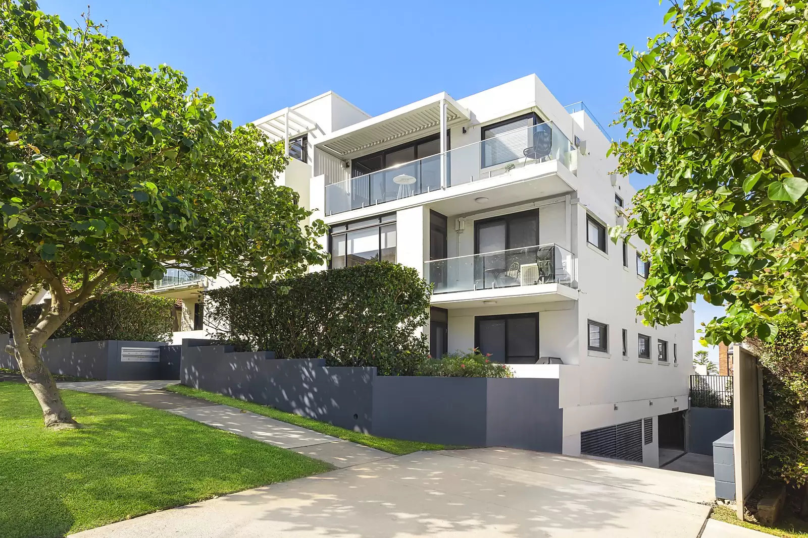 9/9-11 Beaumond Avenue, Maroubra Sold by Sydney Sotheby's International Realty - image 1