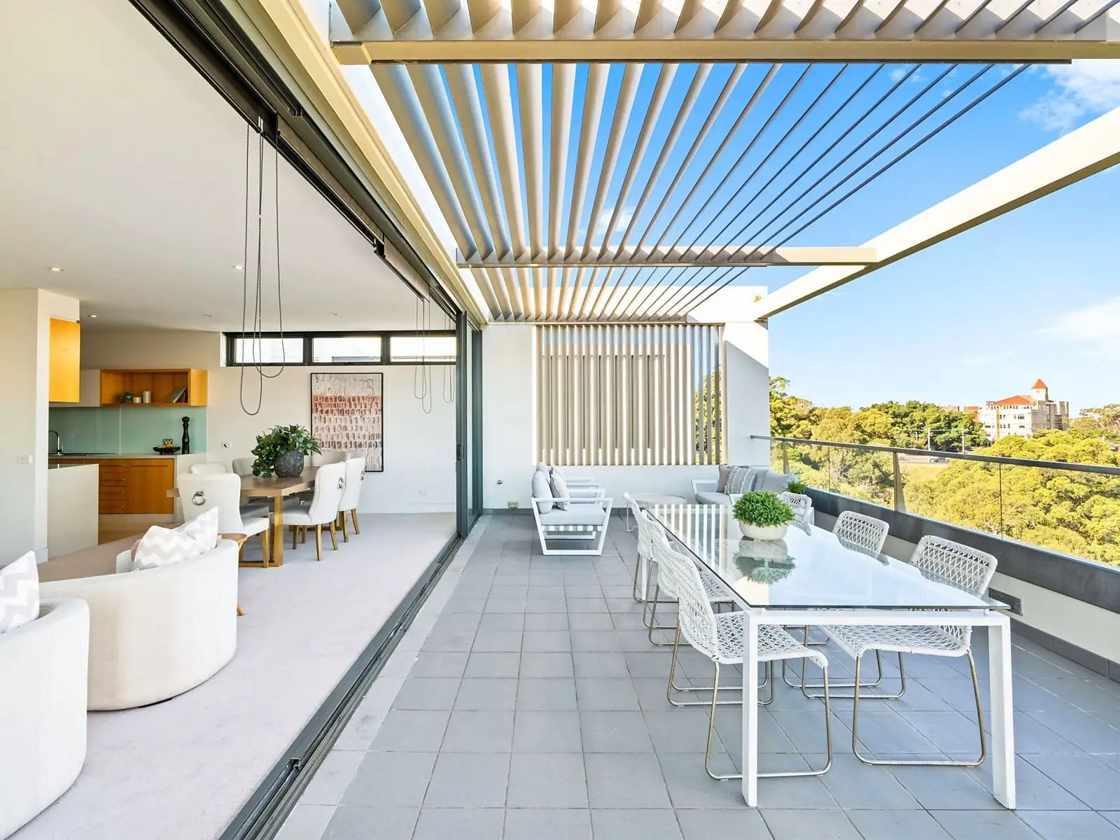 21/8 Bellevue Road, Bellevue Hill Sold by Sydney Sotheby's International Realty - image 2