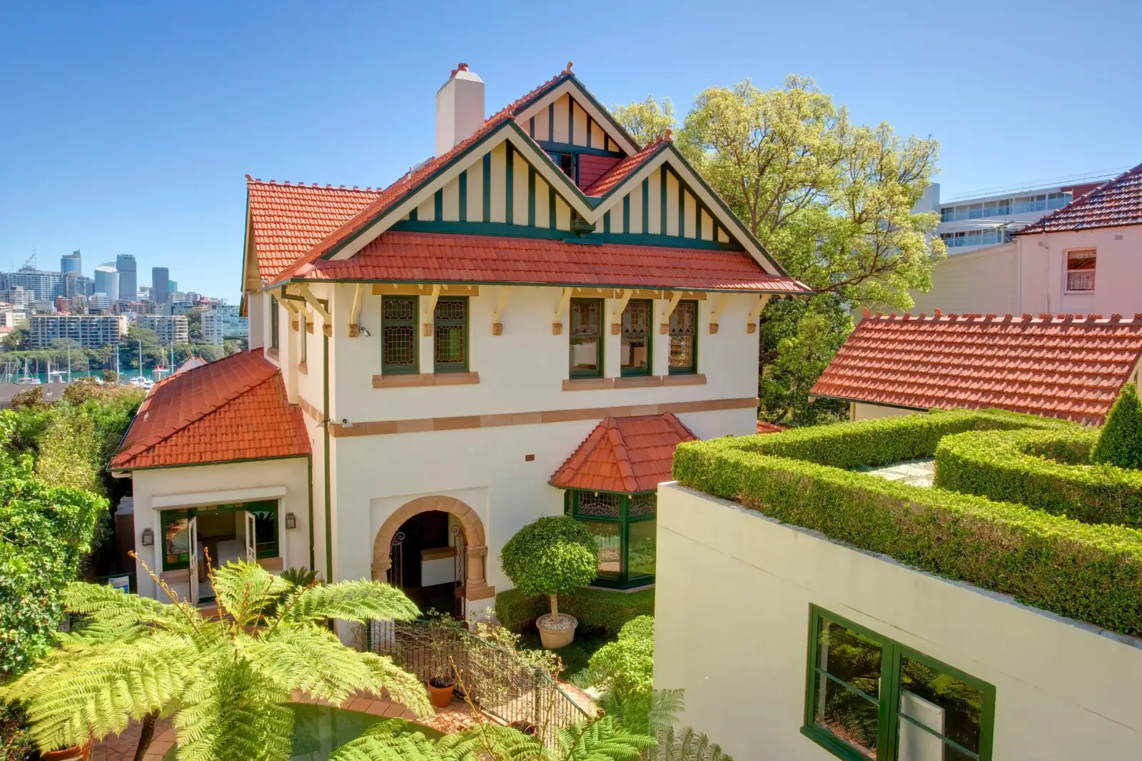 1 Yarranabbe Road, Darling Point Sold by Sydney Sotheby's International Realty - image 1