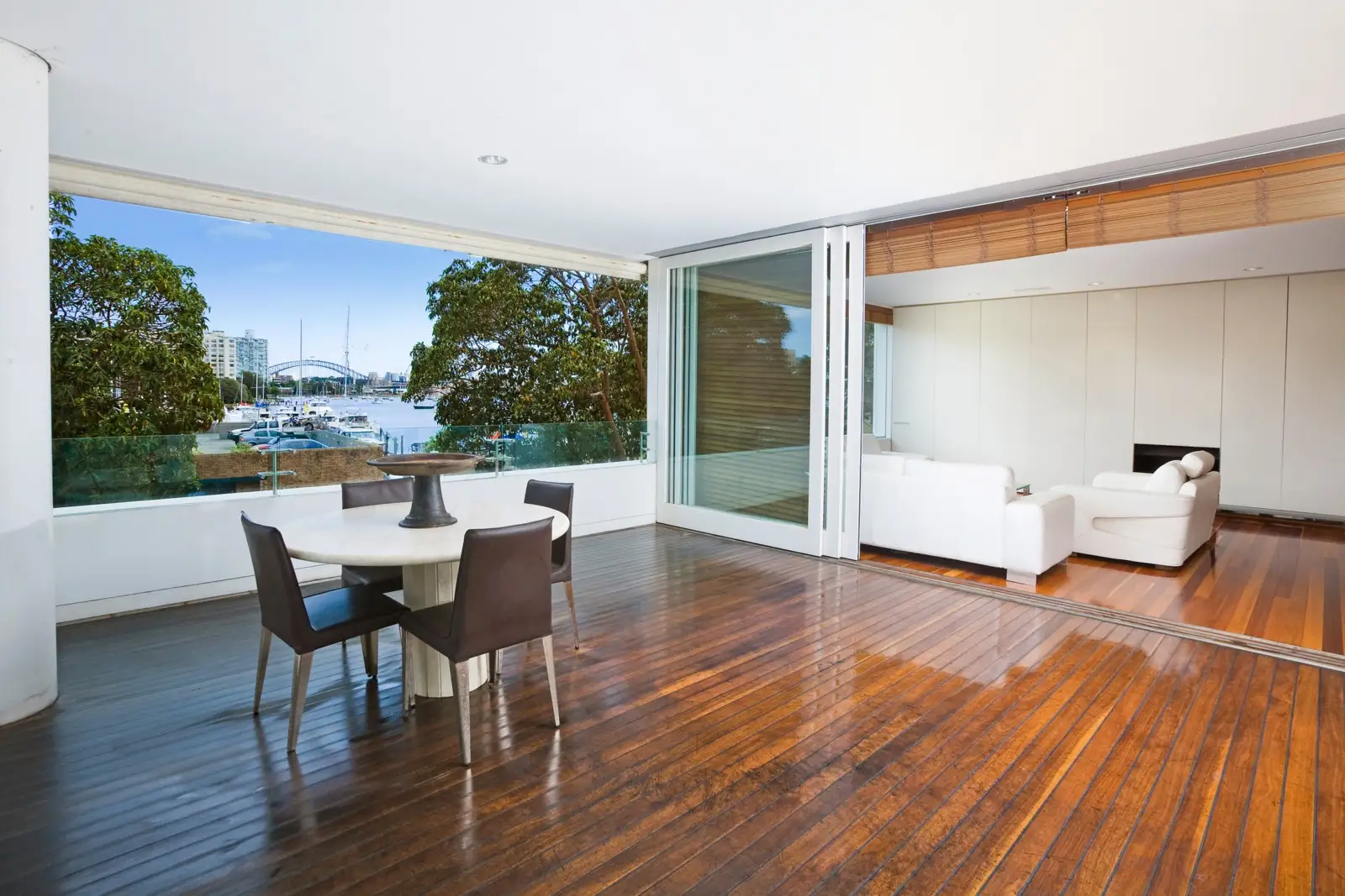 4/39 New Beach Road, Darling Point Sold by Sydney Sotheby's International Realty - image 2
